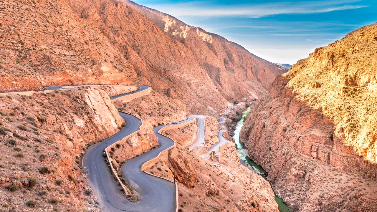 4-Day Private Tour Marrakech to Merzouga via Ait Ben Haddou Dades & Draa Valley
